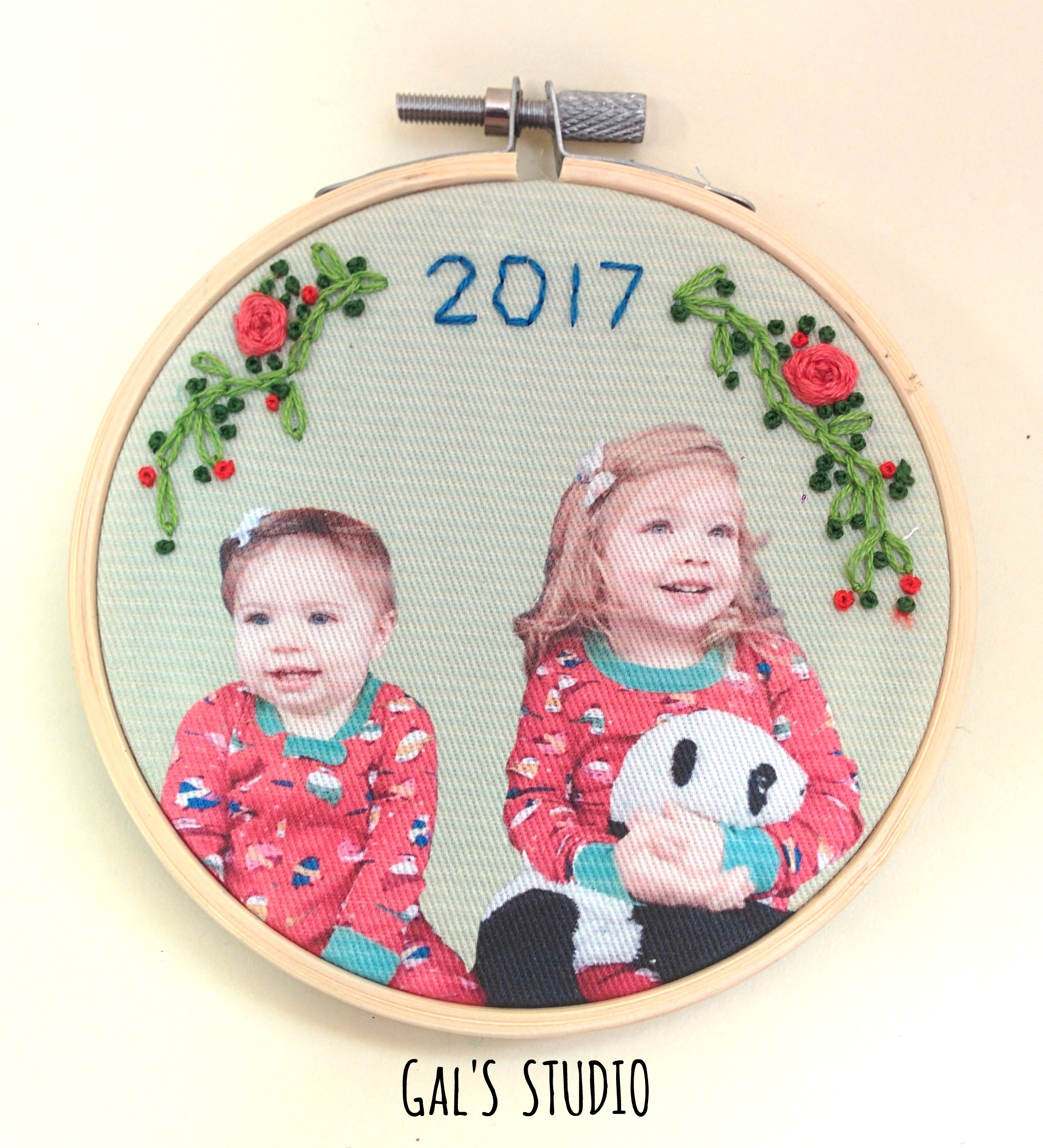 galstudio alicia's kids ornament