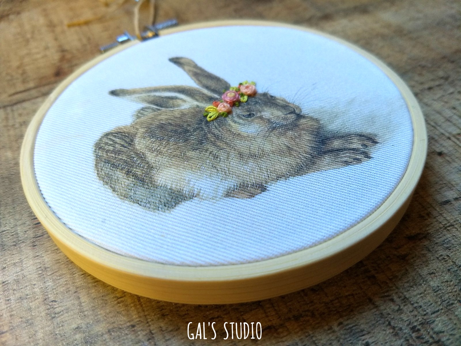 galstudio Easter hare side